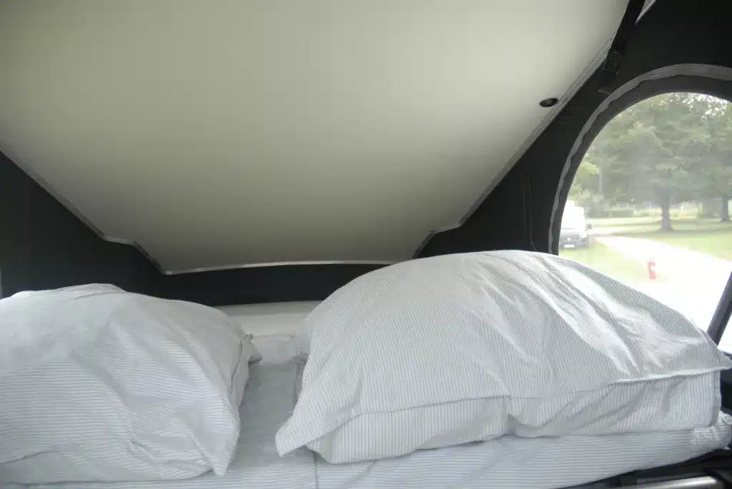 Couchage toit Van Aménagé Trip Tribu
